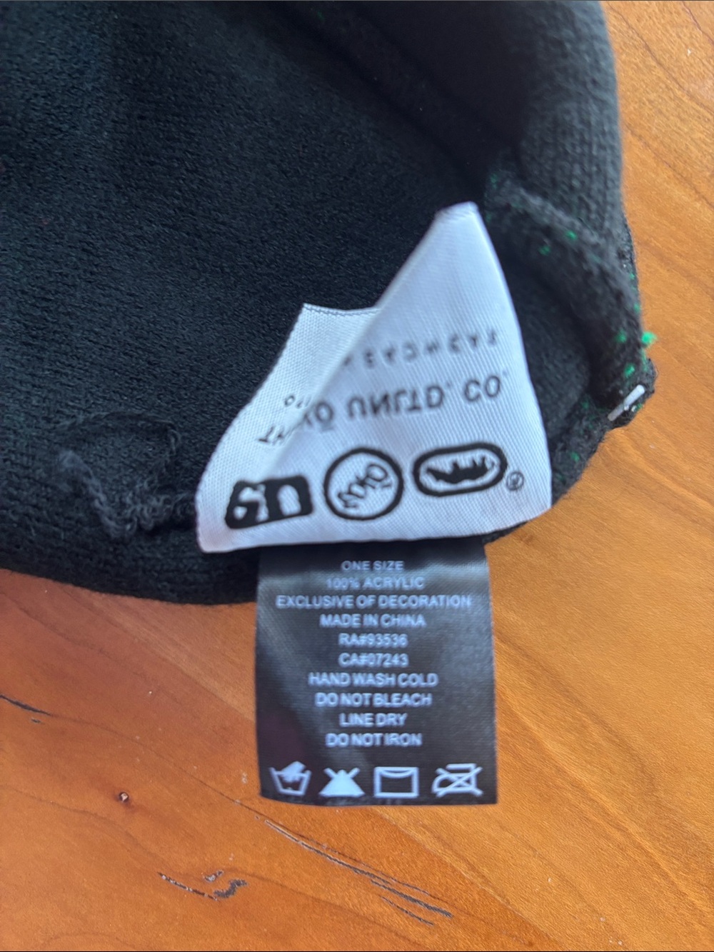 Ecko Unlimited Black Beanie with Green Leaf Pattern - Picture 3 of 5